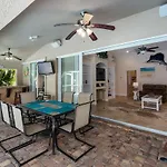 Luxury Home, Hot Tub, Heated Pool, Tiki Bar - Villa Spain