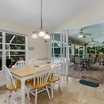 Luxury Home, Hot Tub, Heated Pool, Tiki Bar - Villa Spain