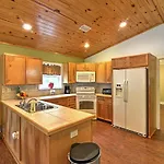 Crystal River Cottage On 1 Acre With Deck And Porch!