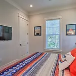 Family-Friendly Santa Rosa Home Walk To Beach!
