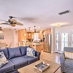 Cape Coral Waterfront Getaway With Pool And Dock!