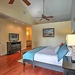 Large Pompano Home With Pool Walk To Private Beach