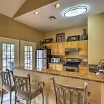 Modern Condo With Pool 4 Mi To Clearwater Beach!