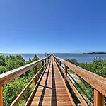 Beachfront Cedar Key Condo With Pool, Spa And Views!