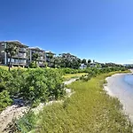 Beachfront Cedar Key Condo With Pool, Spa And Views!