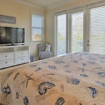 Holmes Beach Family Home Private Pool And 3 Decks!