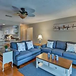 Breezy Sarasota Home With Private Pool Near Beach!