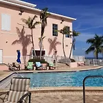 Bayfront Condo 3 Mi To Downtown St Petersburg