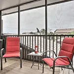 Updated Cape Canaveral Townhome, Walk To The Beach