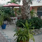 Lago Mar Motel And Apartments