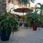 Lago Mar Motel And Apartments