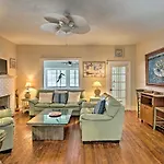 Charming Lake Worth Abode With Outdoor Oasis!