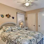 Colorful Bungalow With Pool Less Than 2 Mi To Upham Beach!