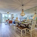 Snowbirds Retreat Walkable Destin Condo With View!
