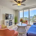 Snowbirds Retreat Walkable Destin Condo With View!