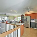Bright St Augustine Home - Walk To Crescent Beach