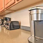 Spacious Kissimmee Gem With Pool And Spa Near Disney!