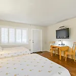 Tequesta Palms Inn