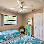 Modern House Less Than 5 Miles To Port Charlotte Beach!