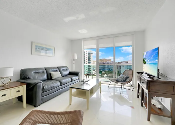 2 Bedrooms 2 Full Bathrooms Apt. On The Beach