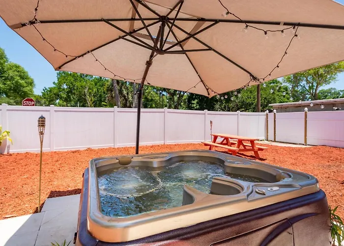 Cozy Jacuzzi Home Heart Of Tampa