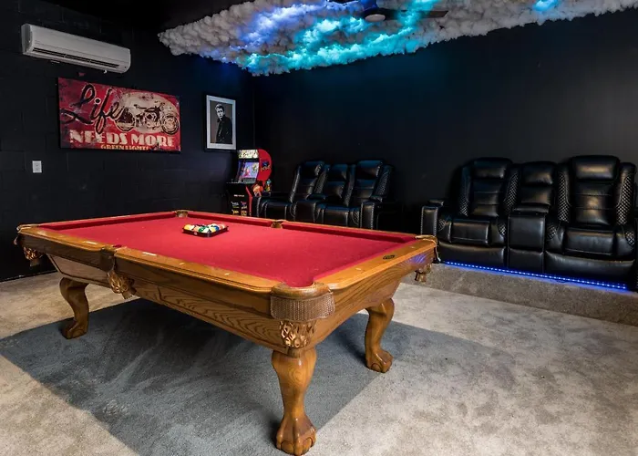 8 Bedroom Estate Near Disney World