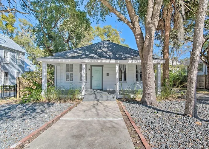 Charming 100-Year-Old Home Less Than 1 Mi To Downtown