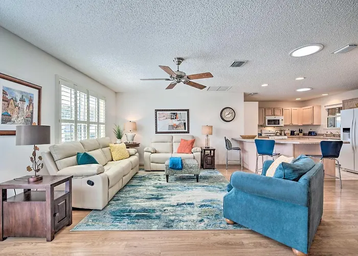 Home In The Villages With Lanai And Private Hot Tub!