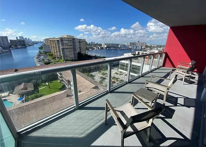 2Bd 2Ba Condo @Beachwalk Resort W/Pool