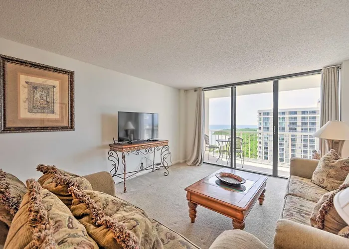 Beachfront Marco Island Condo With Pool Access!