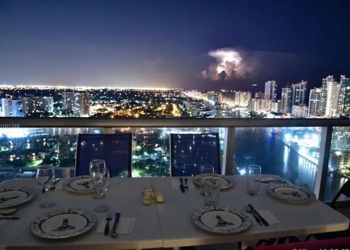 Stunning Penthouse Suite Waterfront 2Bd 2Ba