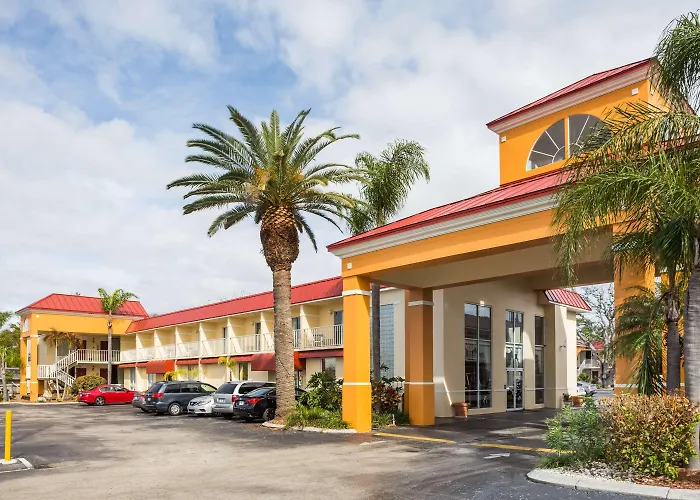 Days Inn & Suites By Wyndham Port Richey