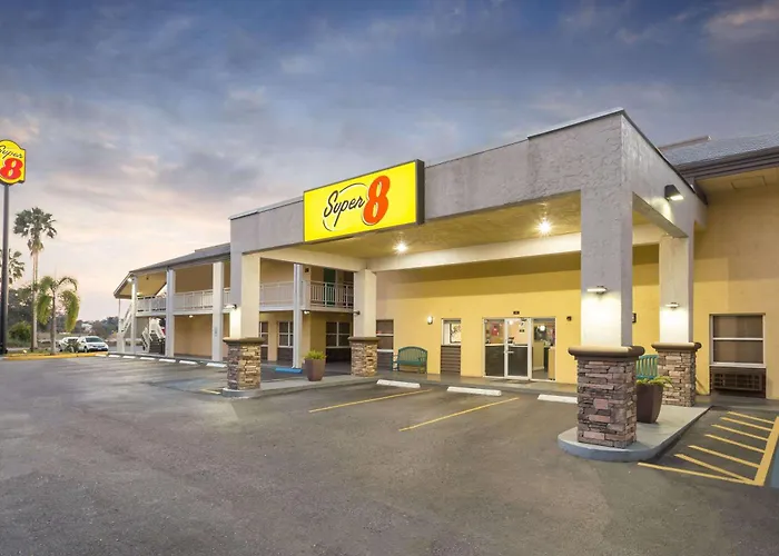Super 8 By Wyndham Ellenton Bradenton Area