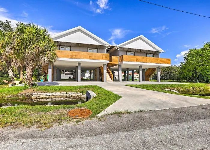 Family-Friendly Tampa Home Less Than 3 Mi To Ocean!