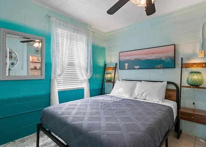 Mermaids Grotto Waterfront 1Br Apt With Bay View