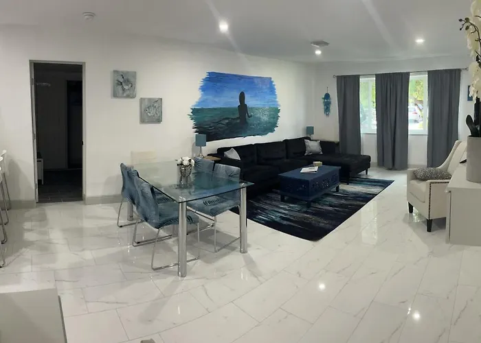 Modern Luxury Rose Villa By Beaches