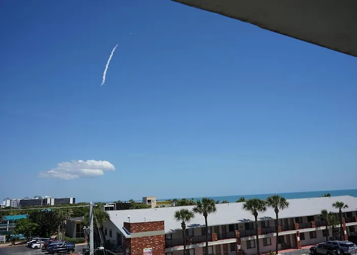 Sandcastles 400 Ocean & Rocket Launch Views, Massive Corner Unit