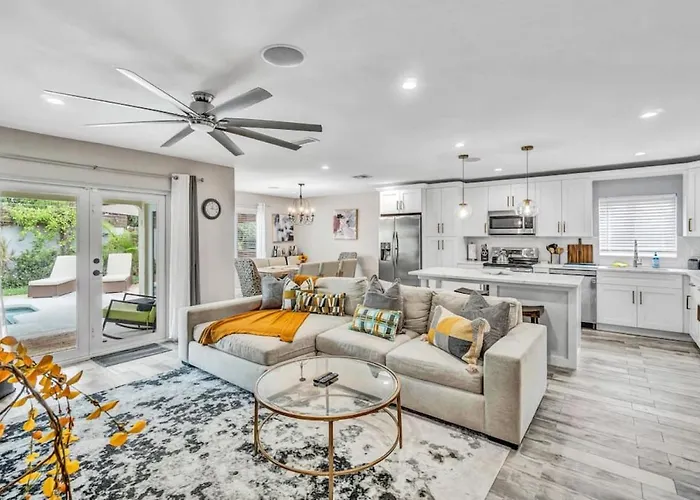 Dinas Home With Modern Interior And Heated Pool