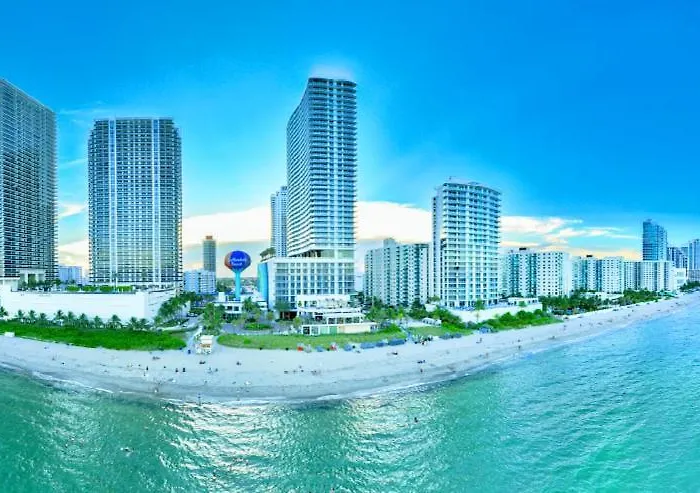 New Ocean View Condo, Direct Beach Access, Pool & Amenities At Hollywood Beach
