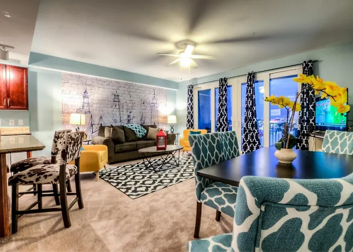 Laketown Wharf 537 By Aneliya