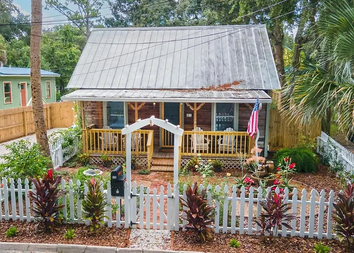 Garden Views In Lincolnville Walk Dt Dogs Ok