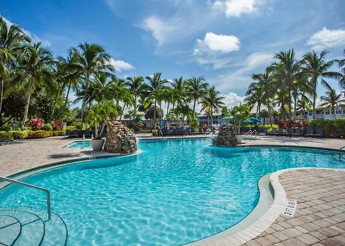 Solterra, Luxury Condo, Resort Pool In Greenlinks