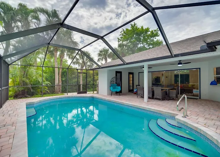 Casa Blanco Florida Escape Pool, Fire Pit And Grill