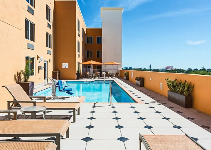 Holiday Inn Express Fort Lauderdale Airport South By Ihg
