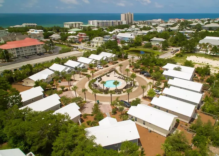 Pelican House - Newly Remodeled, Professionally Decorated, Only About 1 Mile To Seaside!