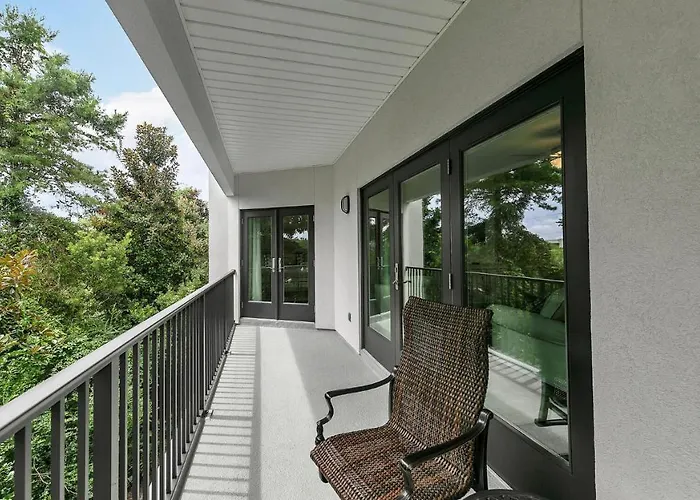 Hidden Lake Condos 321 - Short Walk To Gulf Place