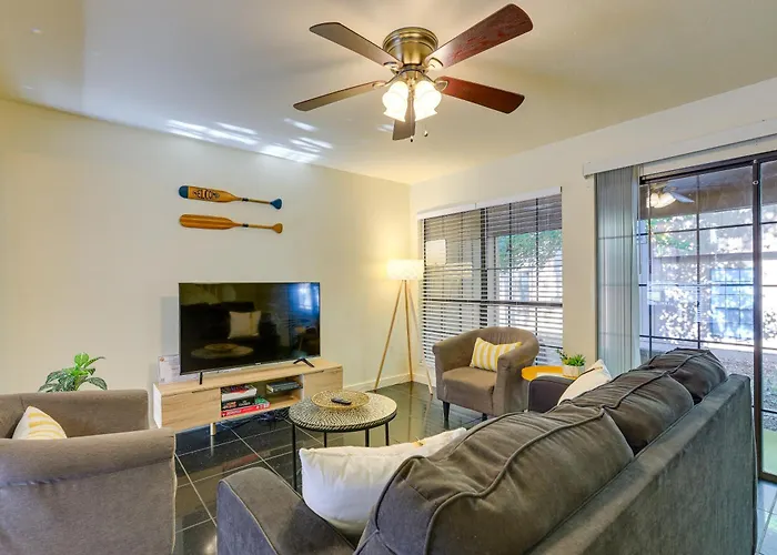 Gainesville Townhome With Patio About 3 Mi To Uf!
