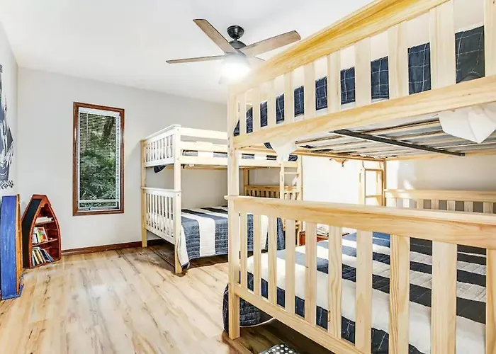 Buccaneer Bungalow On Amelia Isle!