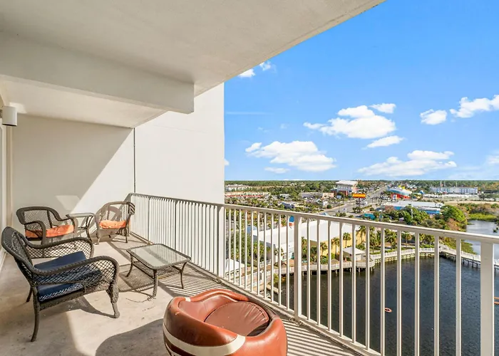 Laketown Wharf 0932