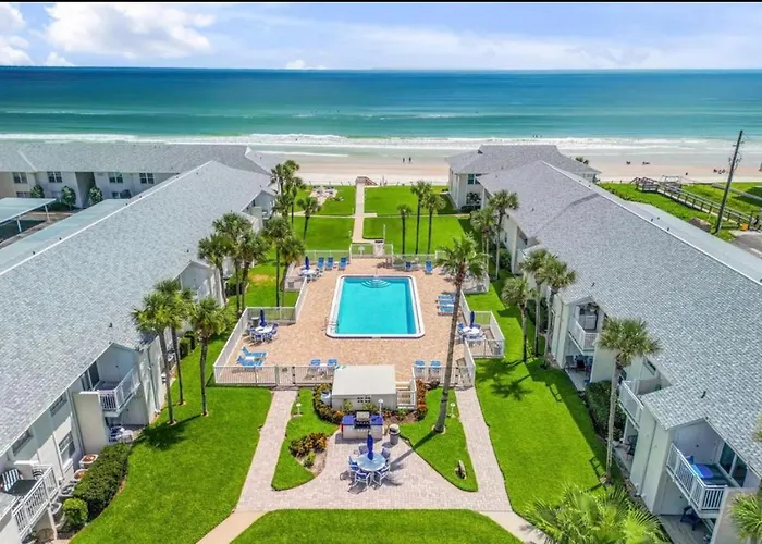 Beachside Serenity Private Balcony With Ocean View, Heated Pool, Bbq, King Bed
